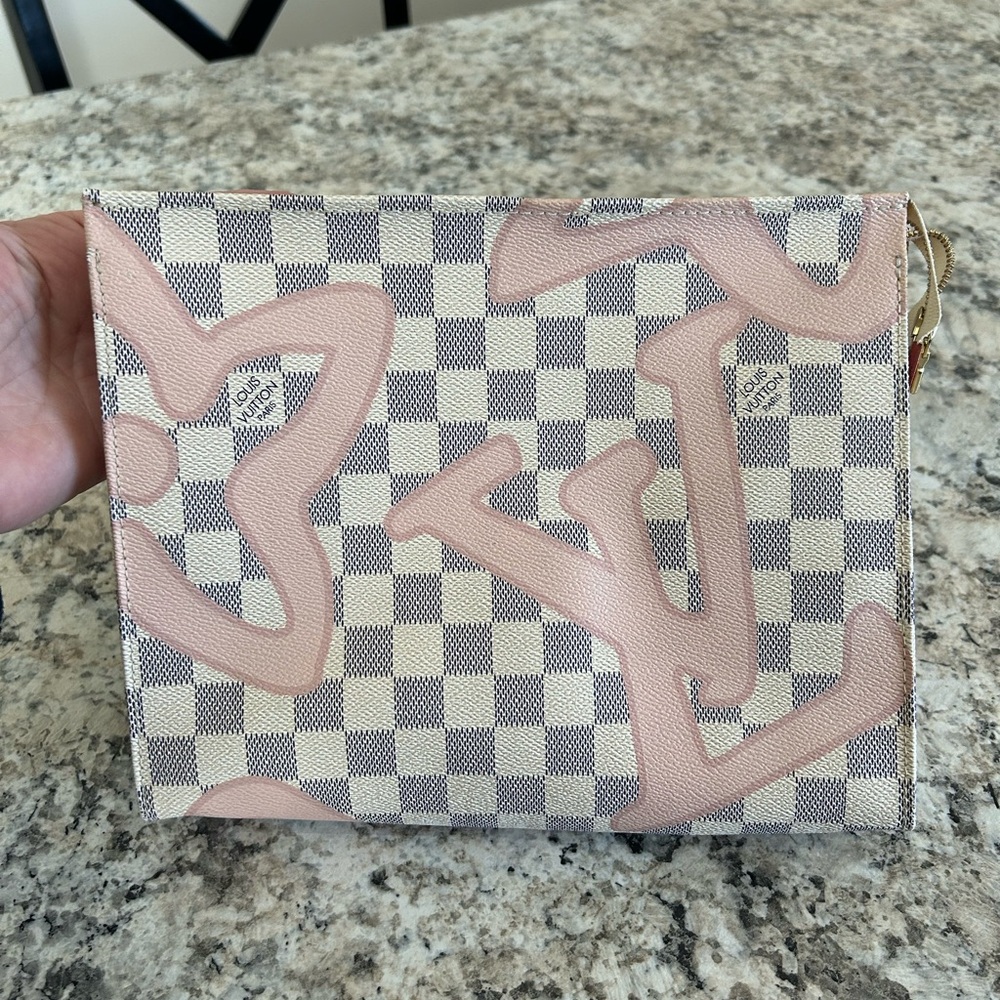 Inspired large toiletry